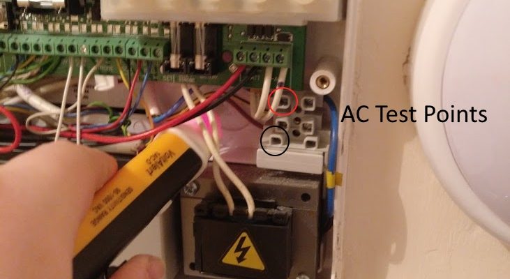 VoltAlert want flashing and sounding with highligted testpoints for positive and negative terminals for voltmeter testing.